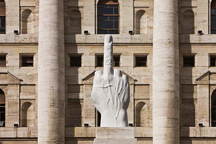 Maurizio Cattelan. L.O.V.E