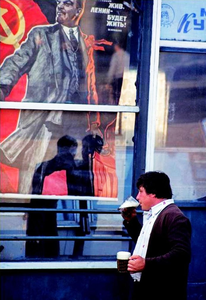 Historical photos. Poster "Lenin lived, Lenin lives, Lenin will live" in Odessa 1980s