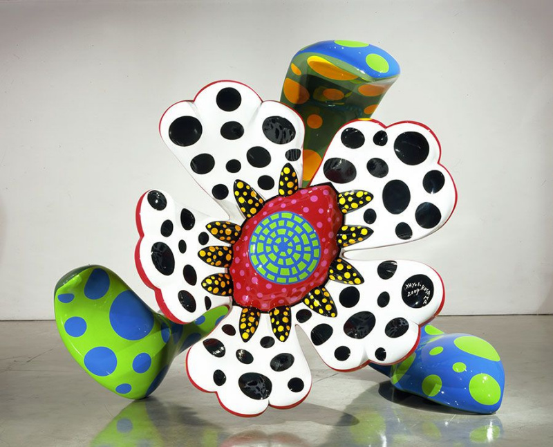 Yayoi Kusama Fleurs s'ouvrant à minuit, 2009, 218×206×123 cm