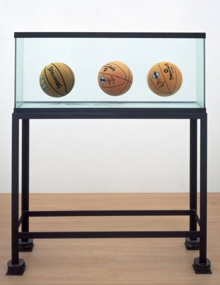 Jeff Koons. Three goals in perfect balance