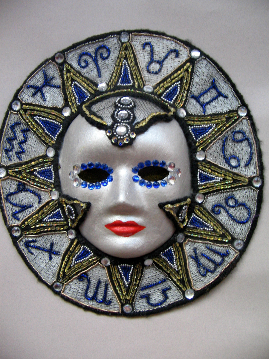 Tatyana Turanova. Interior carnival mask "Polar Star"