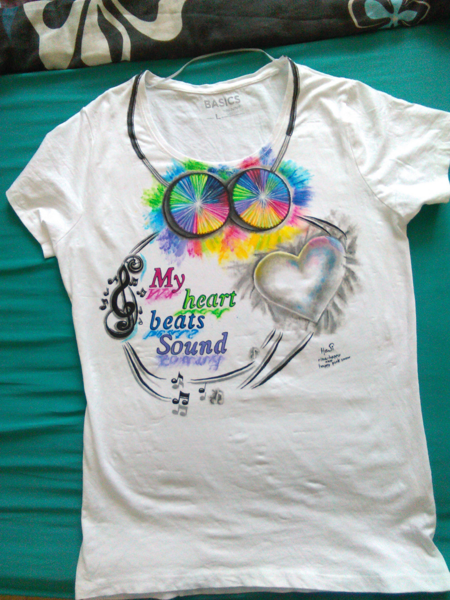 T-shirt "My heart beats sound" with handmade painting