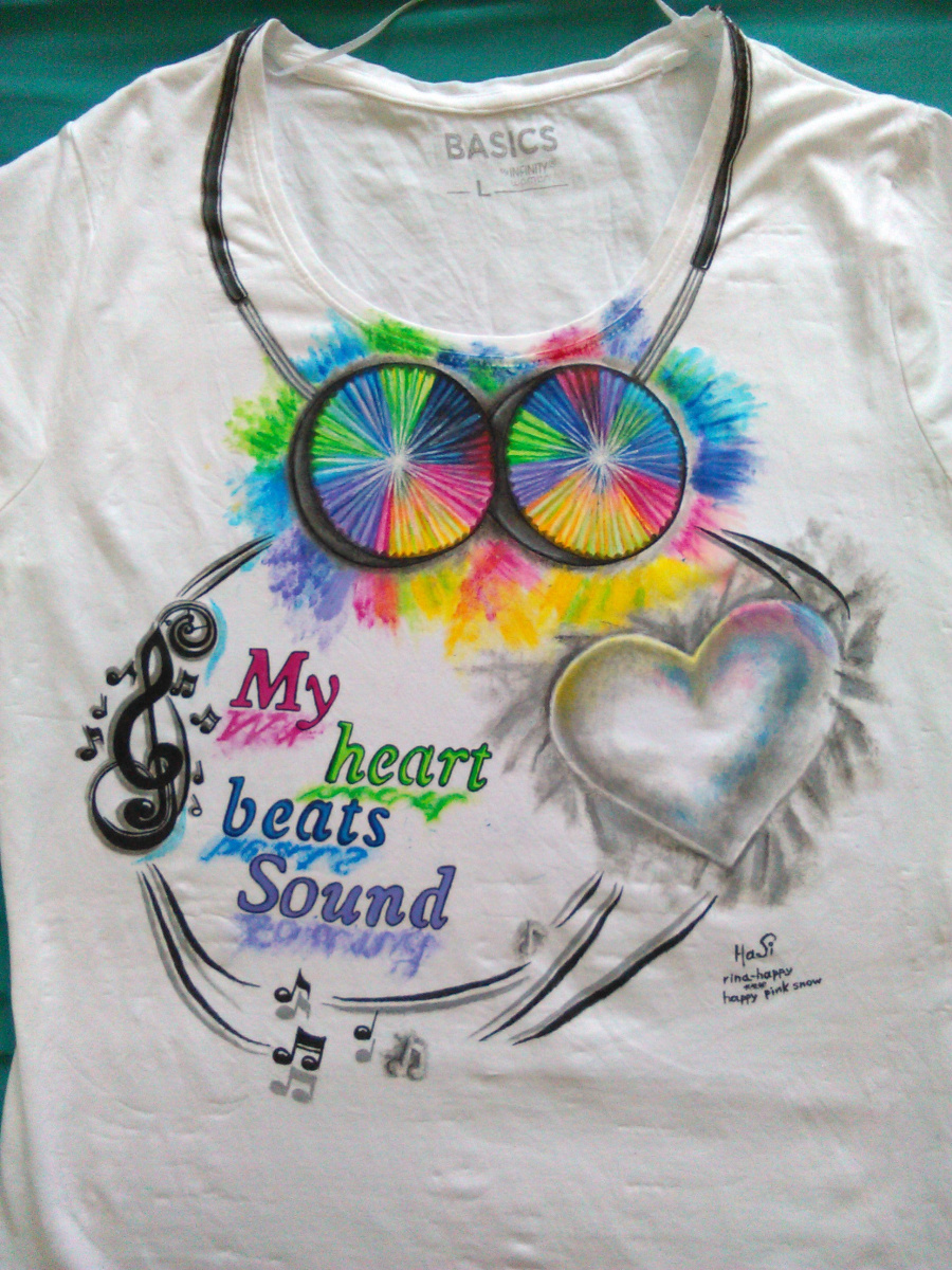 Ирина Владимировна Хазэ. T-shirt "My heart beats sound" with handmade painting