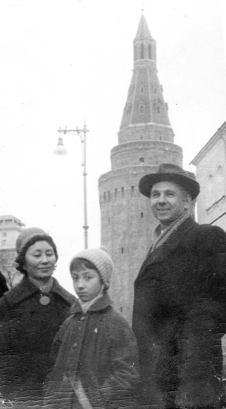 Nadezhda Nikolaevna Rusheva. Family Rosewich on red square