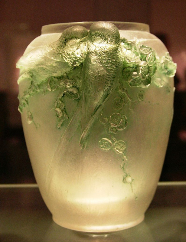René Lalique. Parrot vase