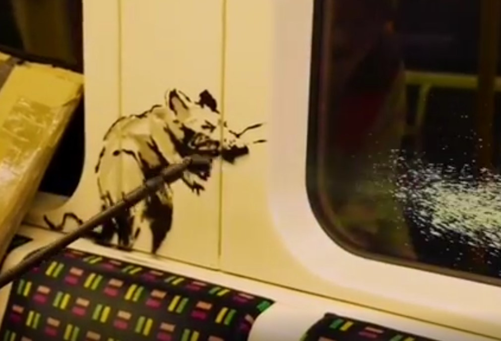 Бэнкси оставил в лондонском метро новое граффити на тему коронавируса