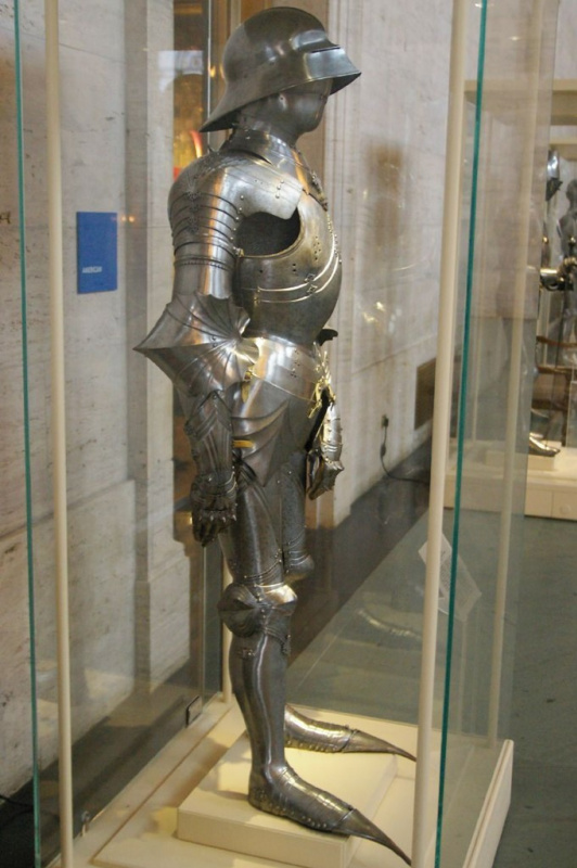 Medieval armour by the German armourer Lorenz Helmschmied. Photo by Serhii Hunkov