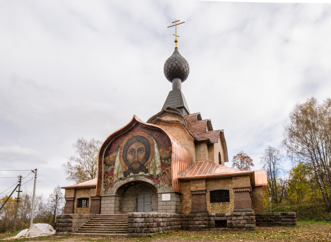 Храм Святого Духа в Талашкино (1910-е гг. ) был богато декорирован керамическими орнаментированными 