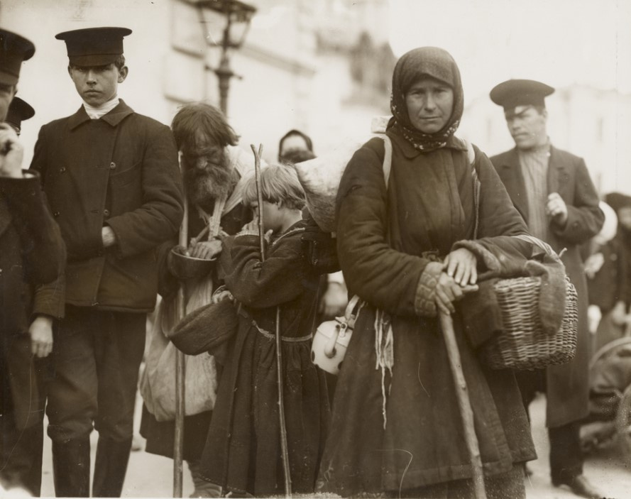 Снимки Альфонса Мухи, сделанные в Москве в 1913 году. Превью фото из коллекции Музея Гетти