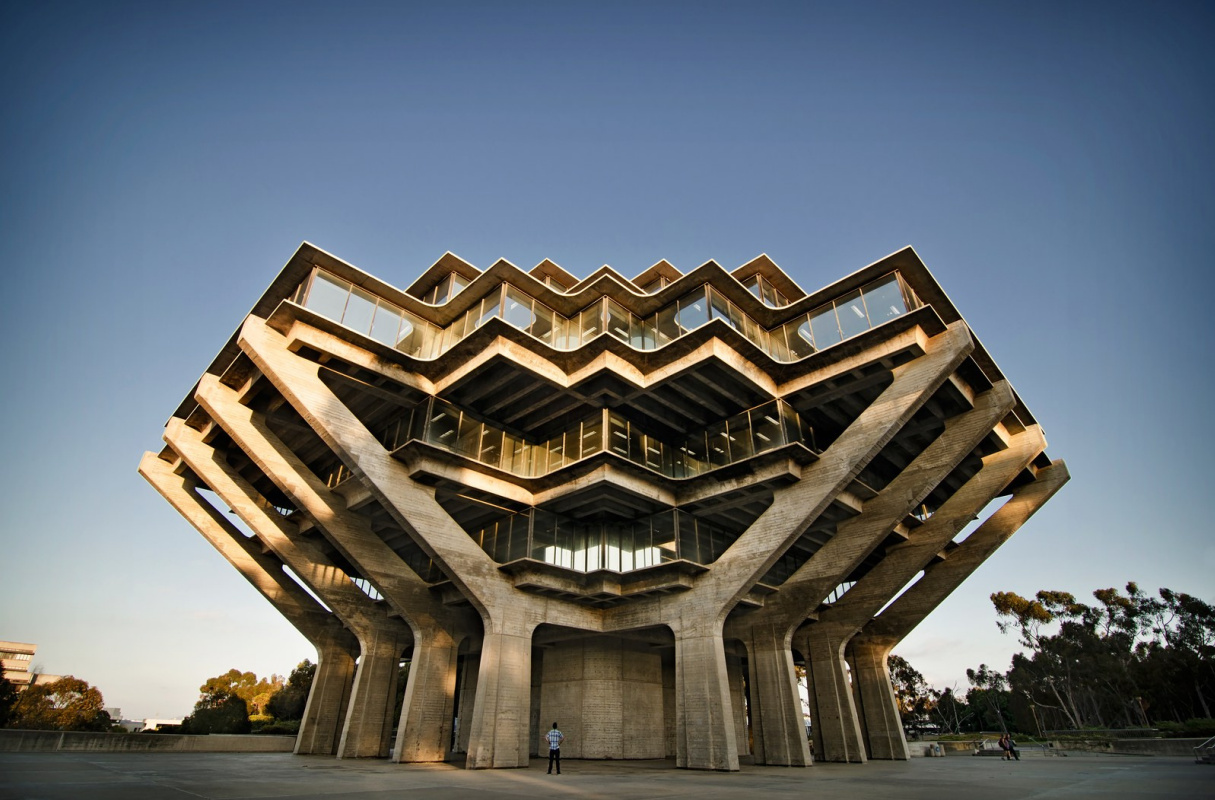 William Pereira. Geisel Library, 1970