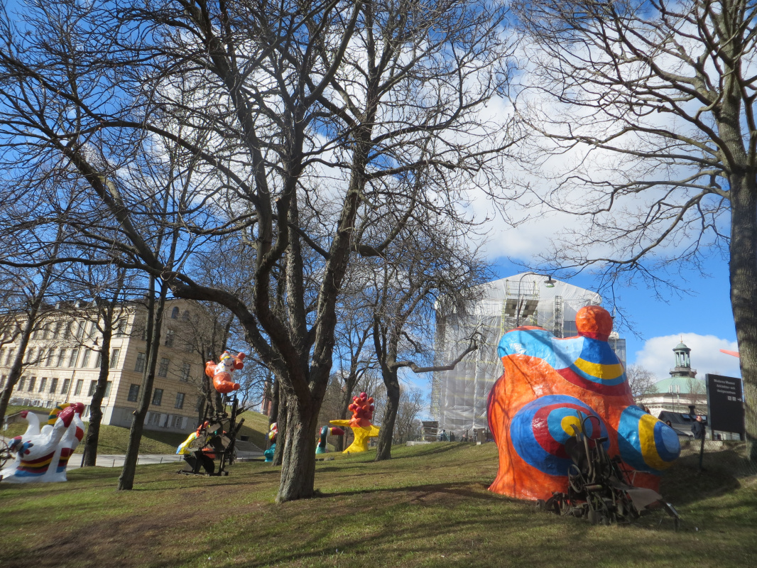 Парк скульптур перед Музеем современного искусства (Moderna museet) в Стокгольме