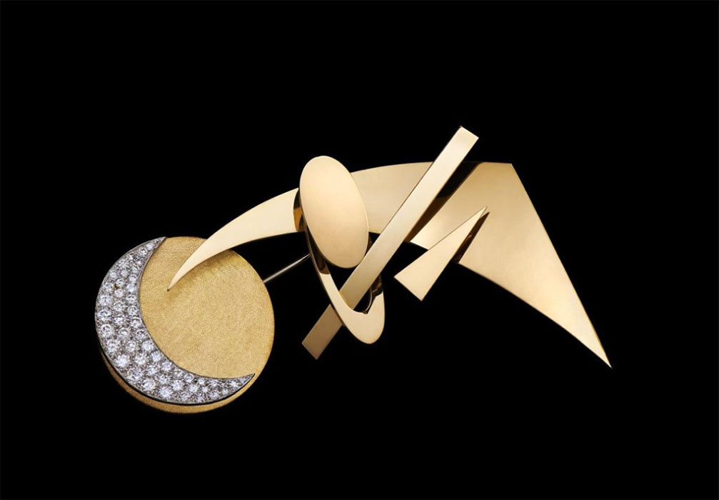 Lune brooch. Nadia Léger. Gold, white gold, diamonds. 1970.