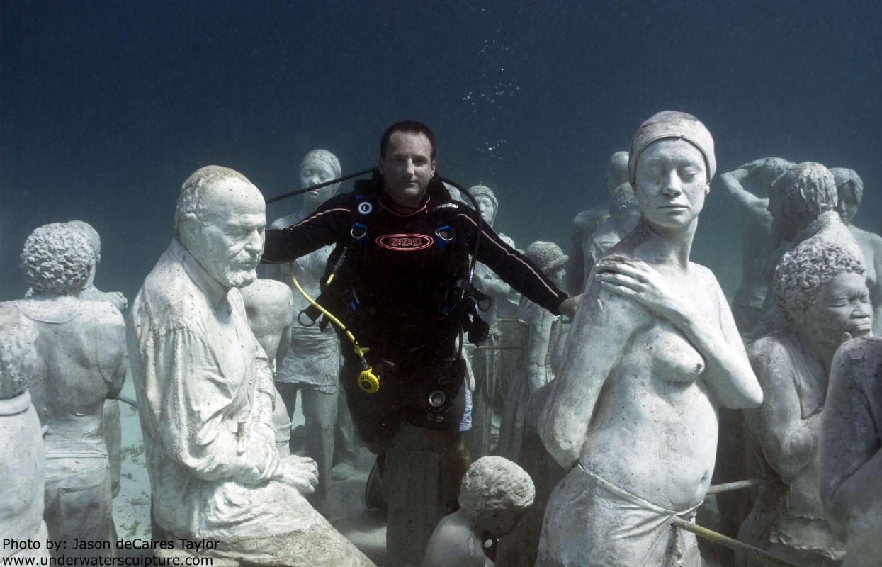 Скульптуры под водой. Подводный музей Джейсона де Кайрес Тейлора. Jason DECAIRES Taylor скульптор. Музей подводных скульптур в Канкуне. Музей подводных скульптур Мексика.