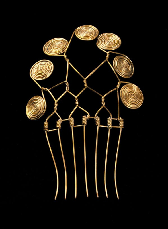 Alexander Calder. Hair comb. 1940. Gold plated brass. Smithsonian Museum of American Art. A gift fro