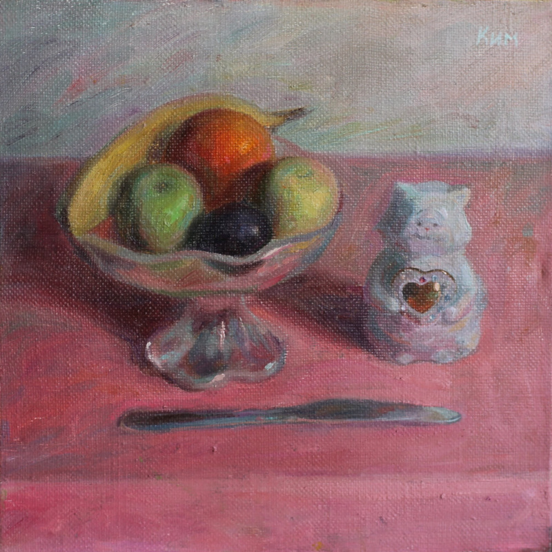 Diana Kim. Porcelain cat and fruit