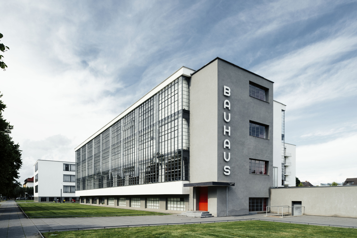 Walter Gropius. Bauhaus building