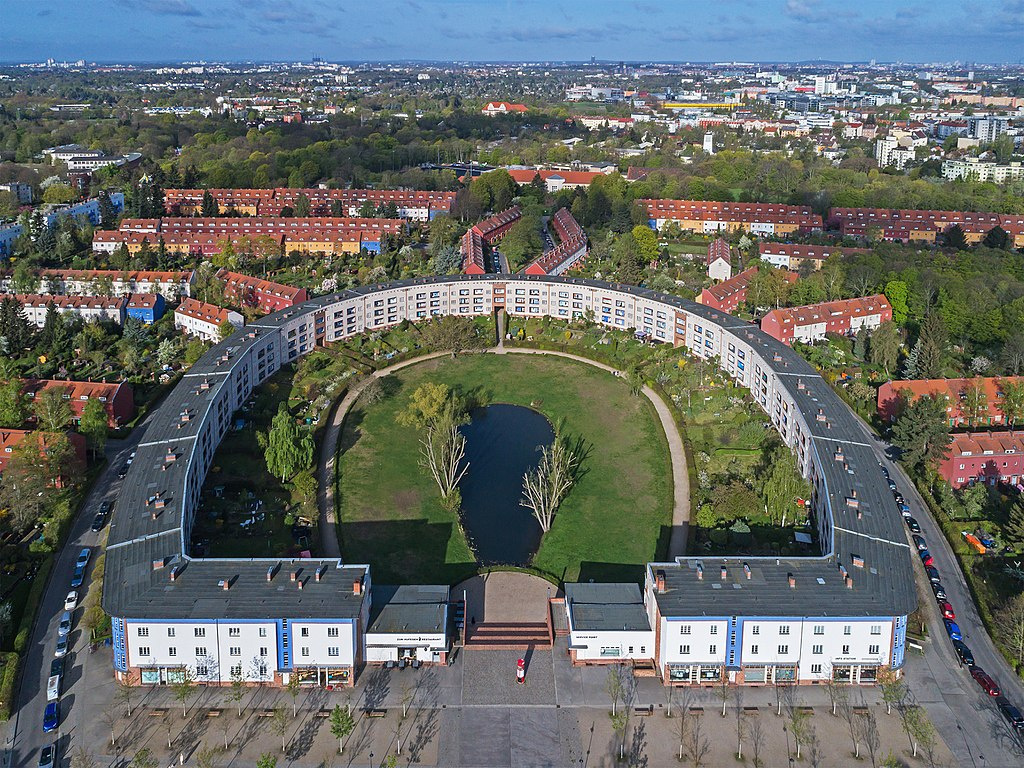 Bruno Taut. Villaggio di Khufayzen (villaggio "a ferro di cavallo")