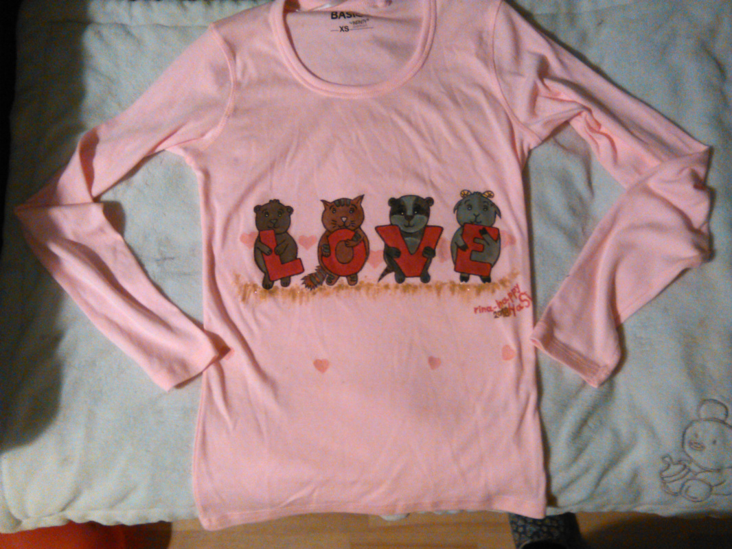 Long sleeve shirt "Love" for mom with handmade painting