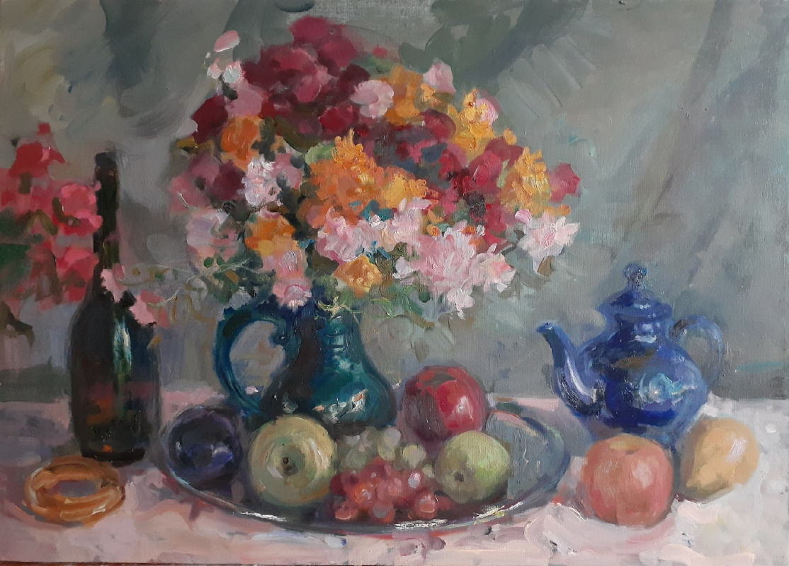 Tatiana Fomicheva. With chrysanthemums, fruit on a tray