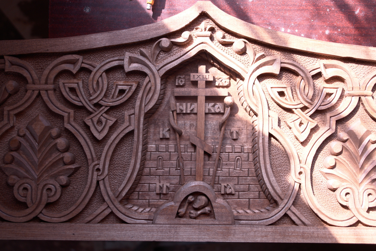 Home iconostasis, carved kiot for 12 icons